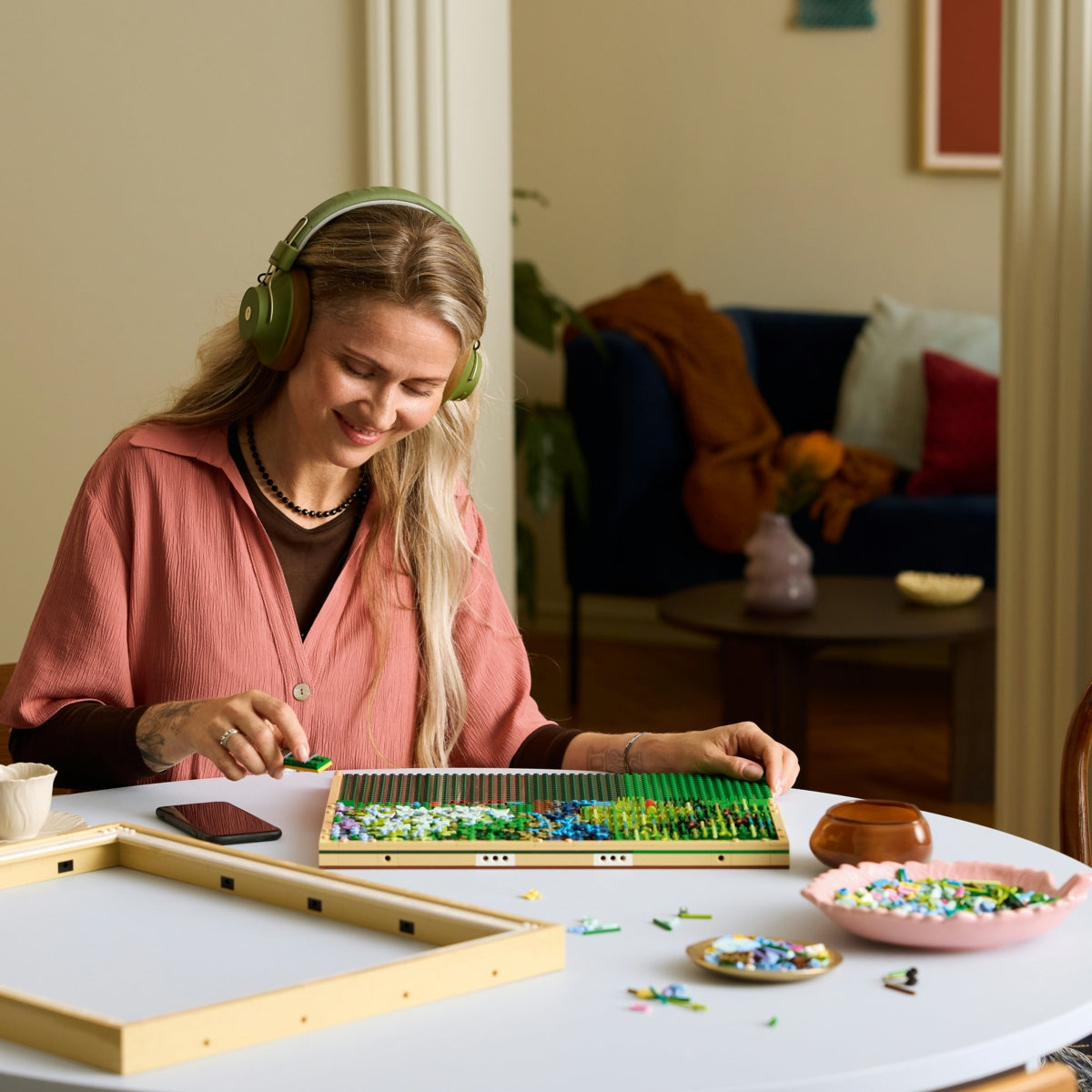 LEGO® Art 31220 Klodas Monė - Tiltas virš vandens lelijų tvenkinio