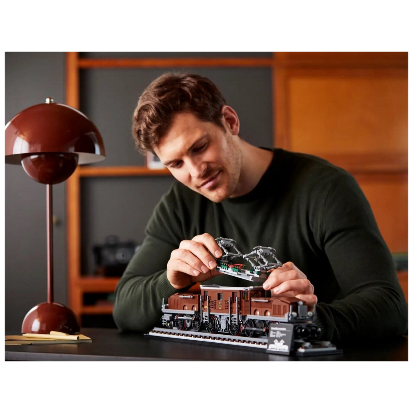 LEGO® Icons Krokodilų lokomotyvas 10277