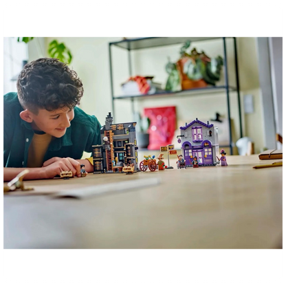 LEGO® 76439 Harry Potter™ Olivanderio ir Madam Malkin parduotuvės