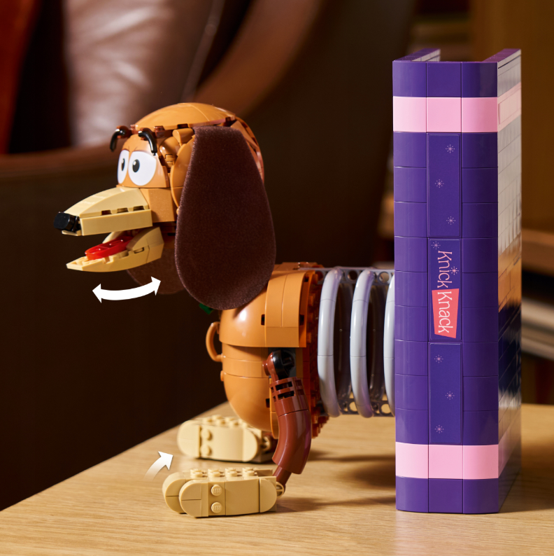 LEGO® Disney ir Pixar „Žaislų istorijos“ šuniuko Slinkio knygų atramos 43301