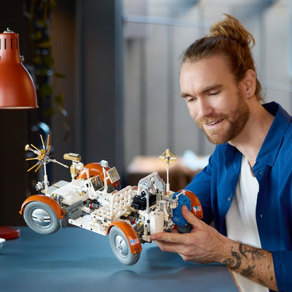 LEGO® Technic NASA mėnuleigis Apollo 42182